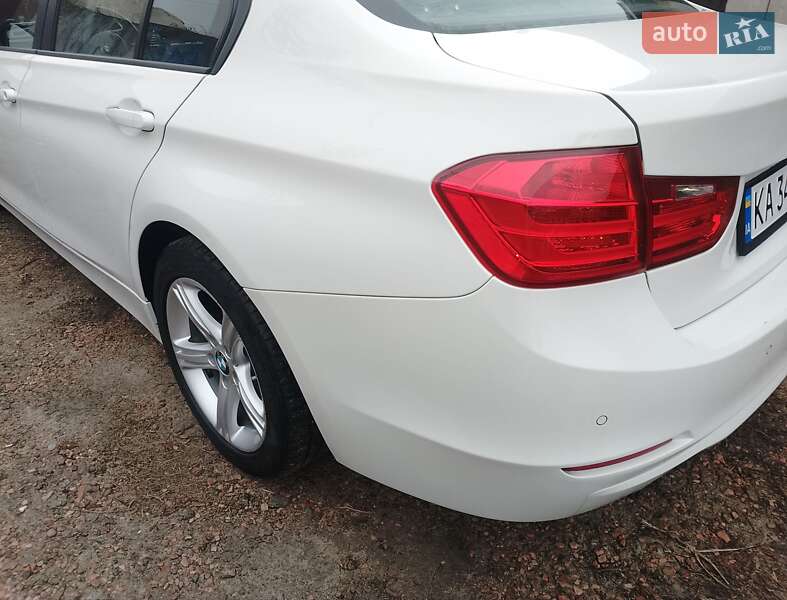 Седан BMW 3 Series 2015 в Киеве