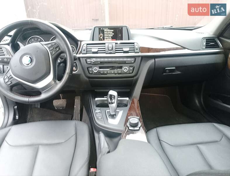 Седан BMW 3 Series 2015 в Киеве
