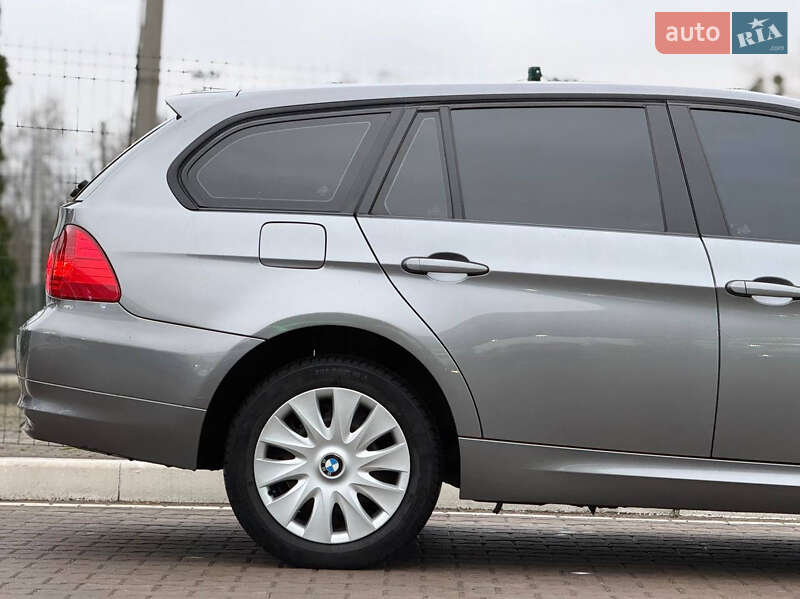 Универсал BMW 3 Series 2010 в Киеве