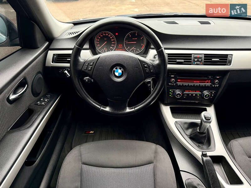 Универсал BMW 3 Series 2010 в Киеве