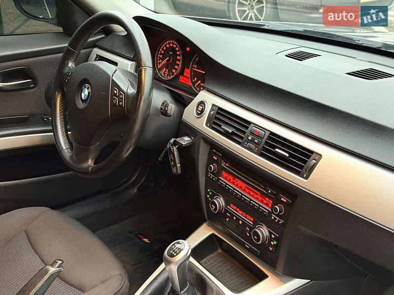 Универсал BMW 3 Series 2010 в Киеве