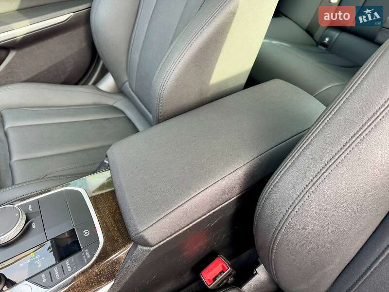 Седан BMW 3 Series 2020 в Киеве фото 43 Седан BMW 3 Series 2020 в Киеве