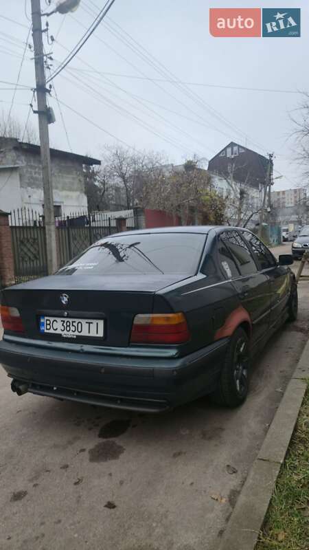 Седан BMW 3 Series 1993 в Львове