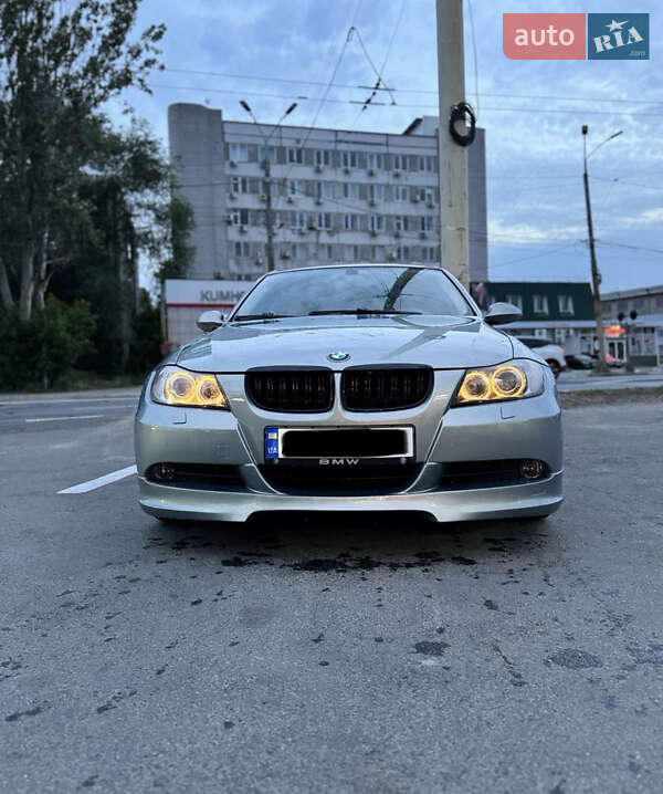 Седан BMW 3 Series 2005 в Миргороде