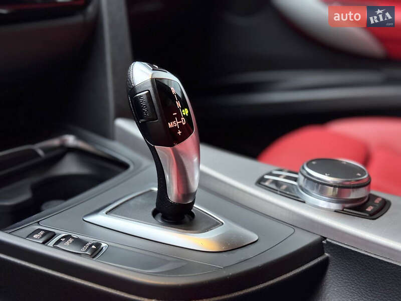 Седан BMW 3 Series 2017 в Одессе