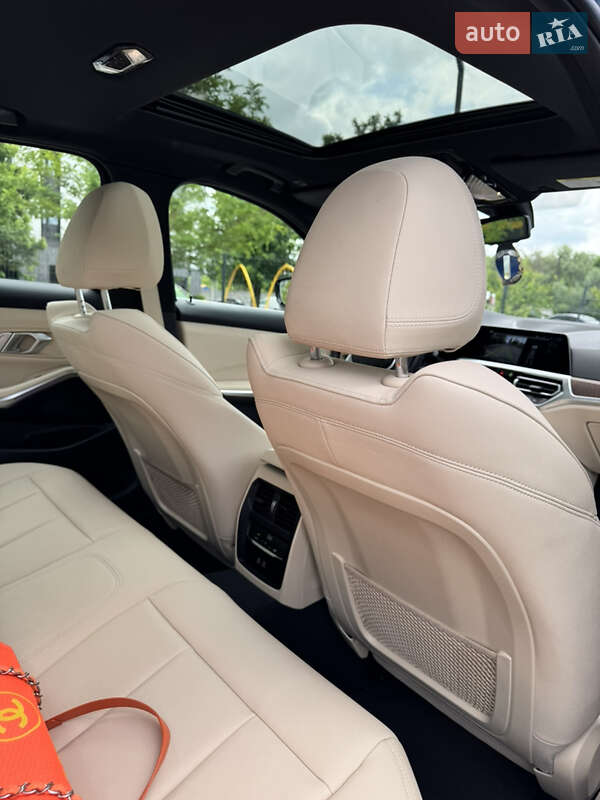 Седан BMW 3 Series 2021 в Киеве