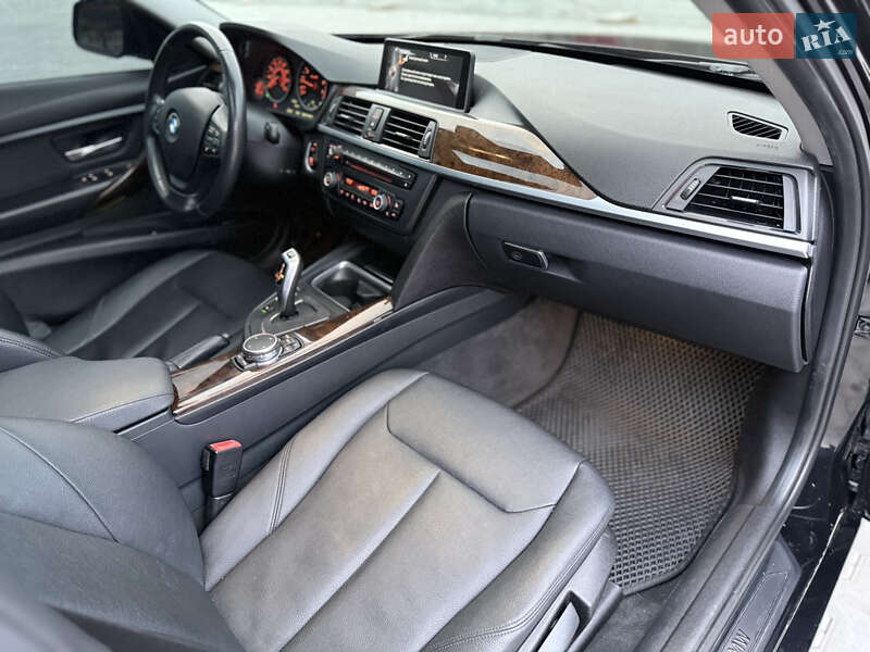 Седан BMW 3 Series 2015 в Калуше