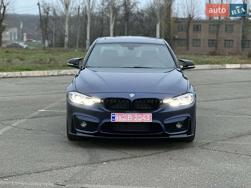 Седан BMW 3 Series 2017 в Кривом Роге