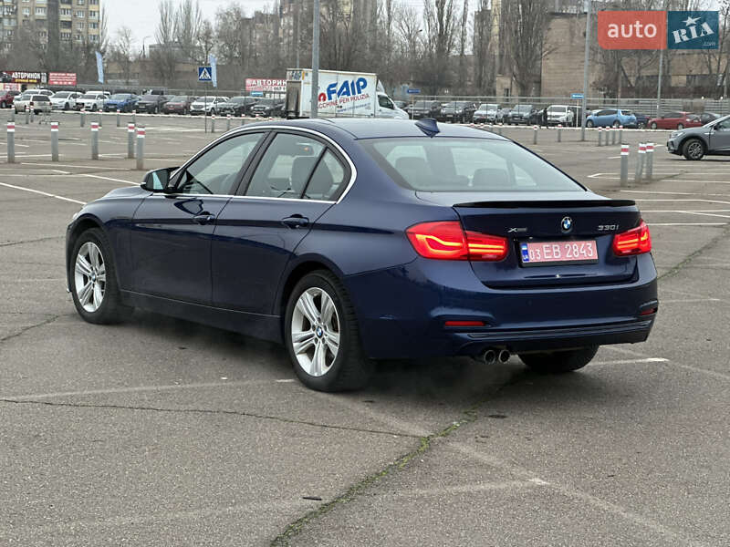Седан BMW 3 Series 2017 в Кривом Роге