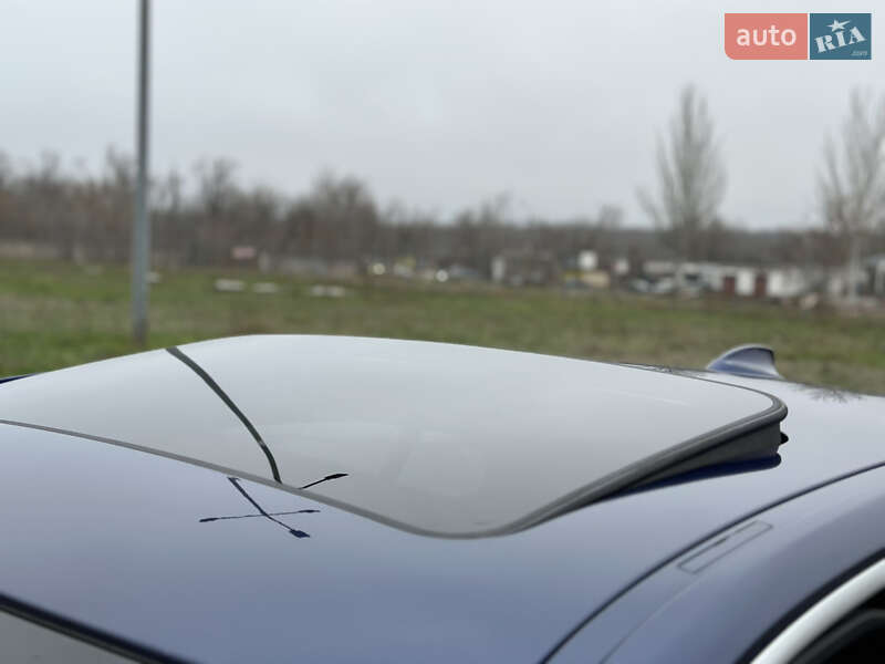 Седан BMW 3 Series 2017 в Кривом Роге