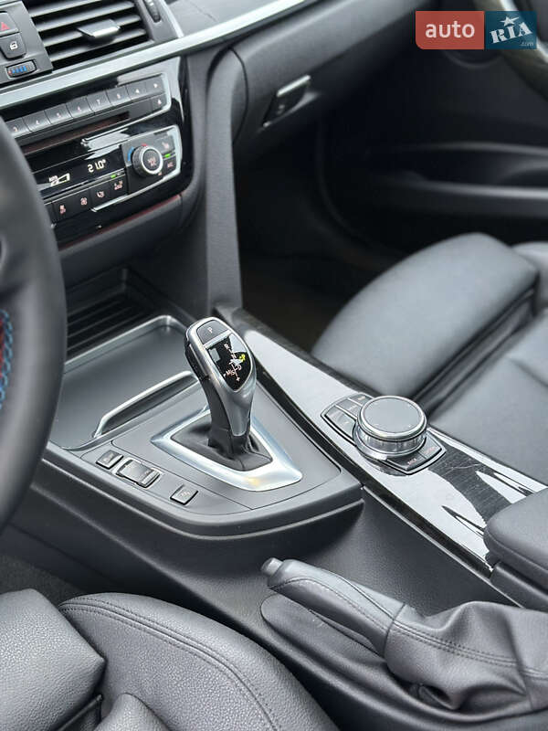 Седан BMW 3 Series 2017 в Кривом Роге