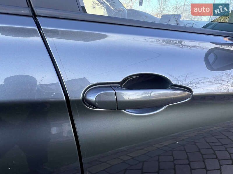 Седан BMW 3 Series 2017 в Косові