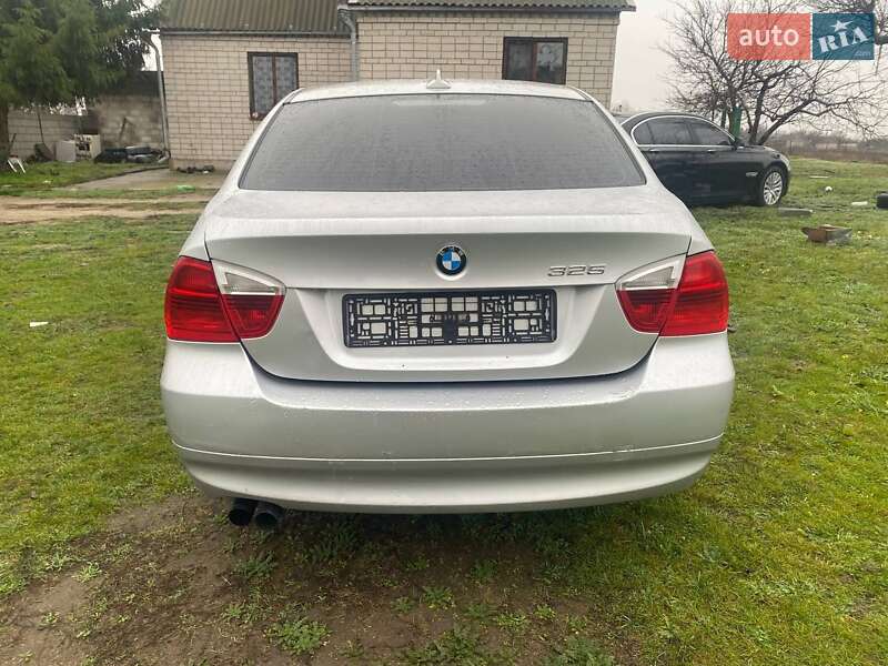 Седан BMW 3 Series 2005 в Каменском