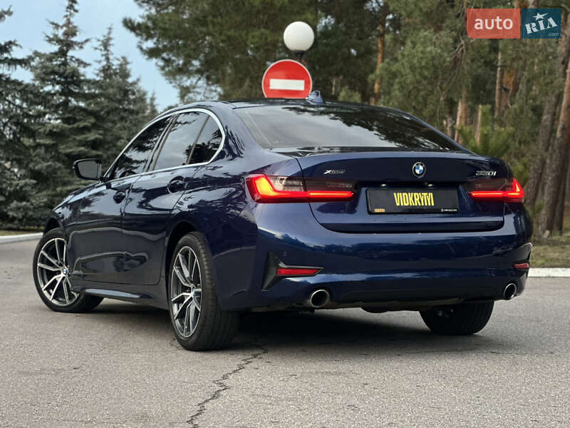 Седан BMW 3 Series 2019 в Киеве
