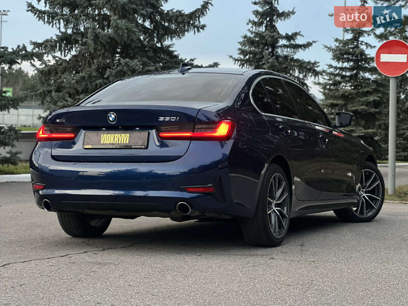 Седан BMW 3 Series 2019 в Киеве