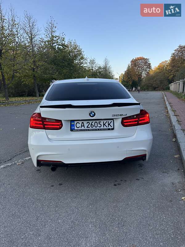 Седан BMW 3 Series 2013 в Умани