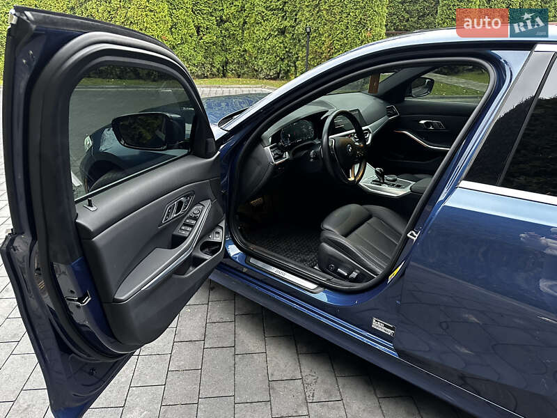 Седан BMW 3 Series 2022 в Луцке