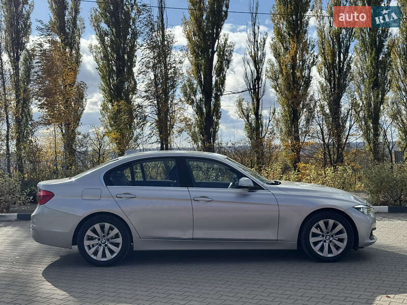 Седан BMW 3 Series 2017 в Хмельницком