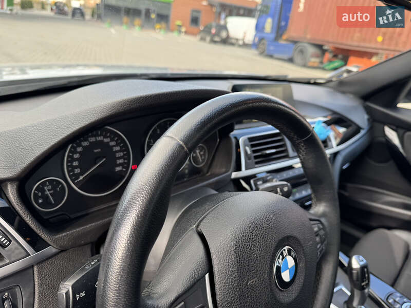 Седан BMW 3 Series 2017 в Хмельницком