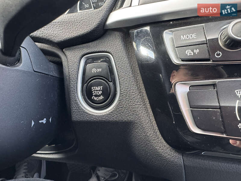 Седан BMW 3 Series 2017 в Хмельницком