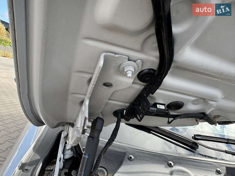 Седан BMW 3 Series 2017 в Хмельницком