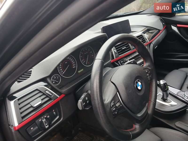Седан BMW 3 Series 2017 в Киеве