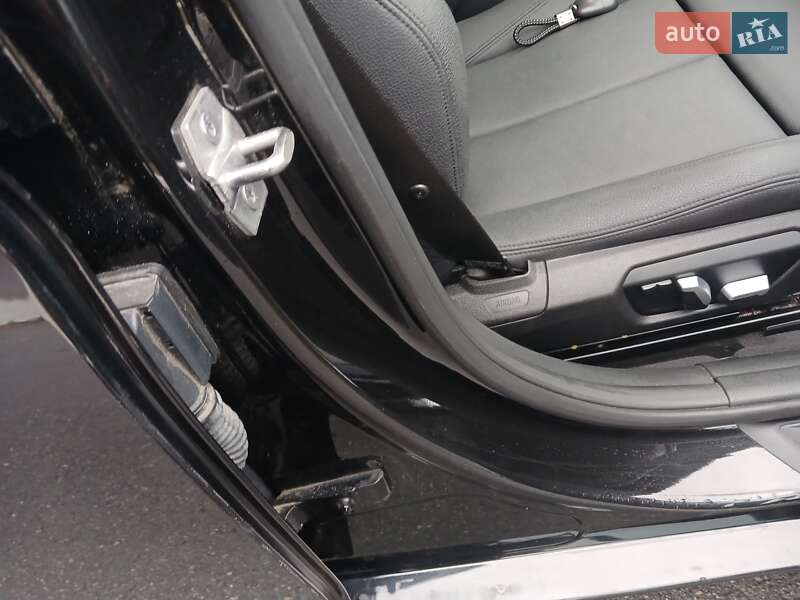 Седан BMW 3 Series 2017 в Киеве