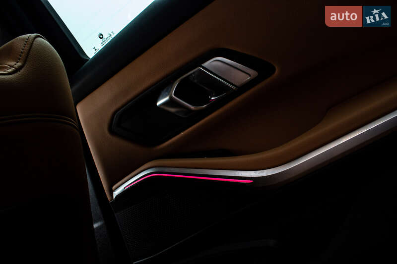 Седан BMW 3 Series 2022 в Львові