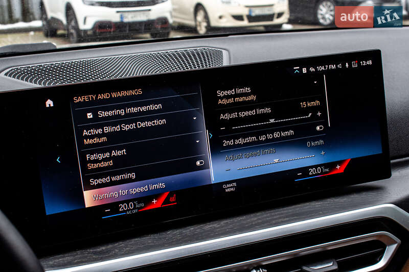 Седан BMW 3 Series 2022 в Львові