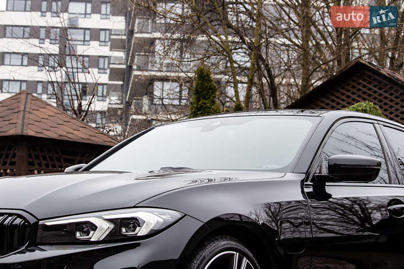 Седан BMW 3 Series 2022 в Львові
