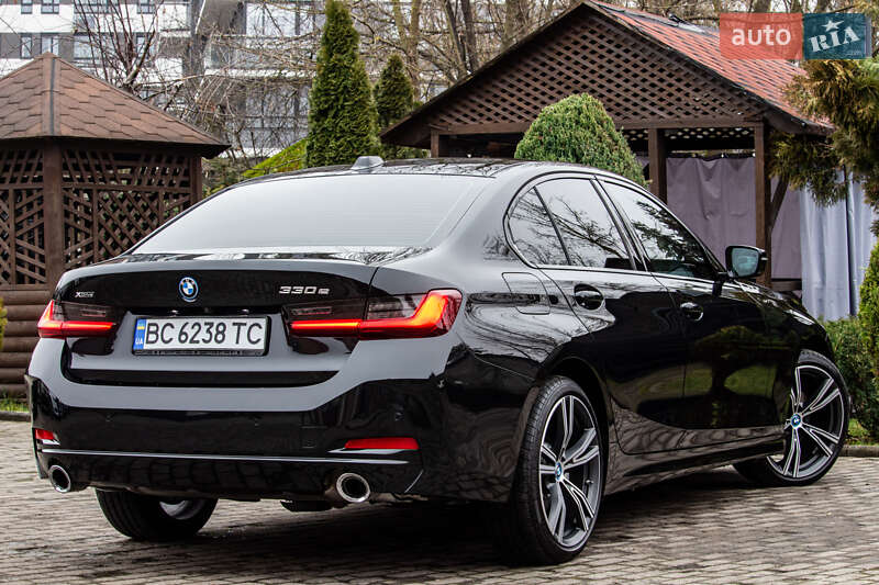 Седан BMW 3 Series 2022 в Львові