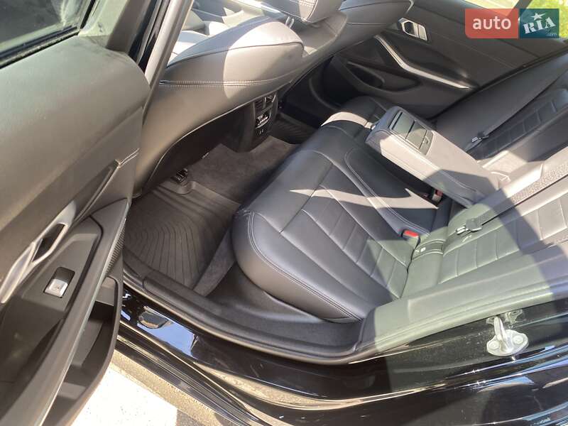 Седан BMW 3 Series 2020 в Киеве