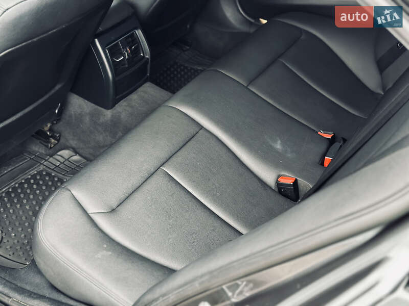 Седан BMW 3 Series 2015 в Кременчуге