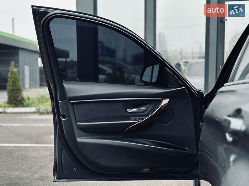 Седан BMW 3 Series 2015 в Кременчуге