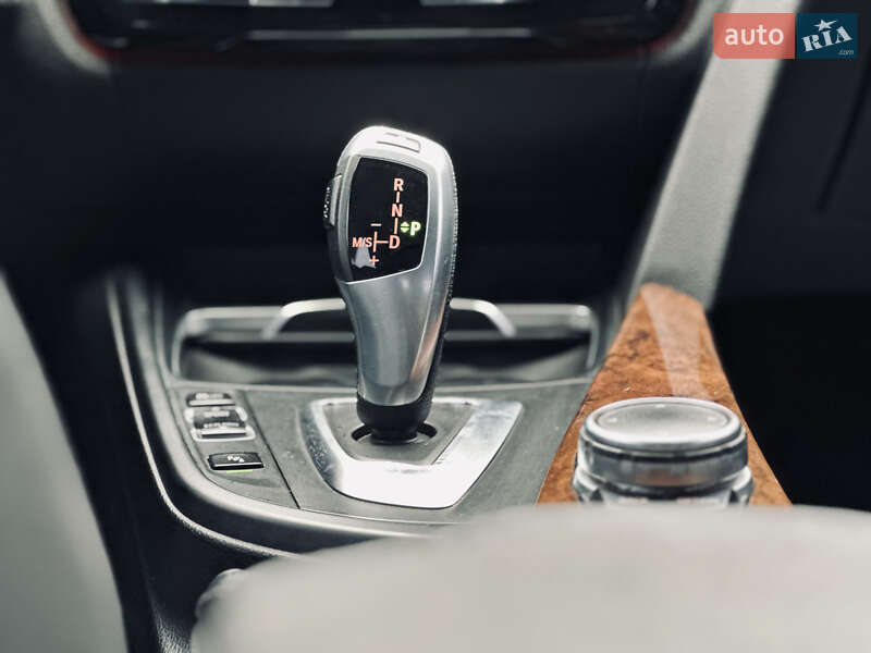 Седан BMW 3 Series 2015 в Кременчуге