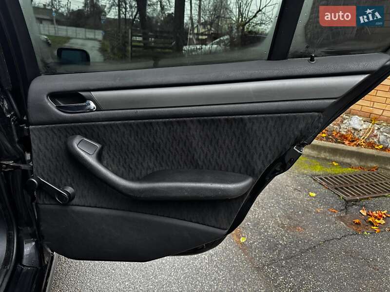 Седан BMW 3 Series 2001 в Киеве