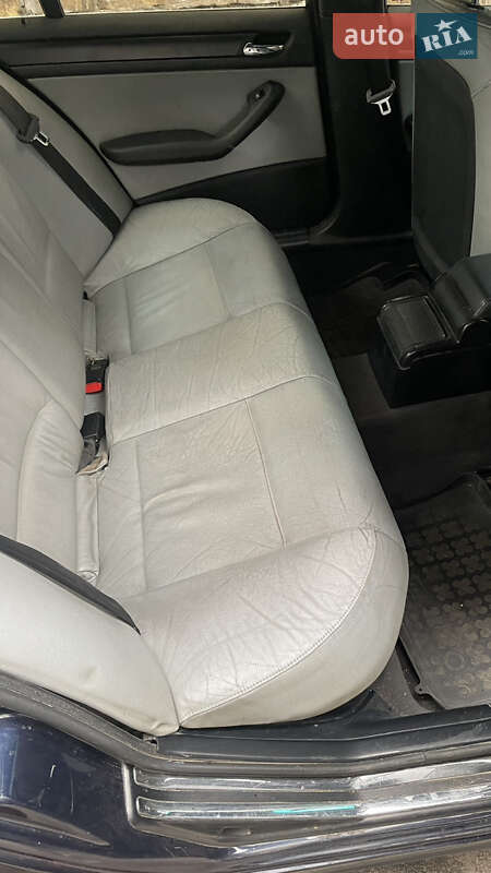 Седан BMW 3 Series 2003 в Киеве