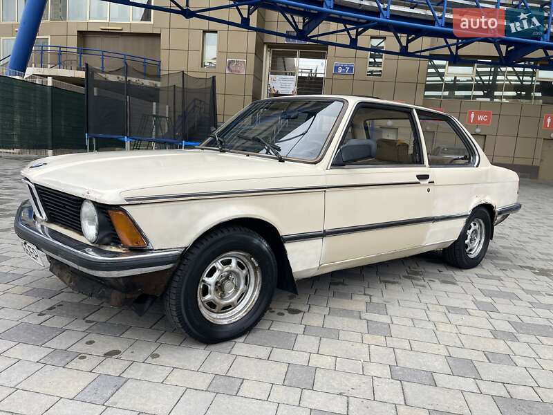 Седан BMW 3 Series 1983 в Харькове
