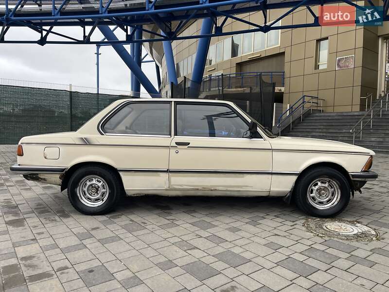 Седан BMW 3 Series 1983 в Харькове