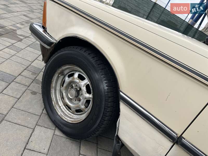 Седан BMW 3 Series 1983 в Харькове