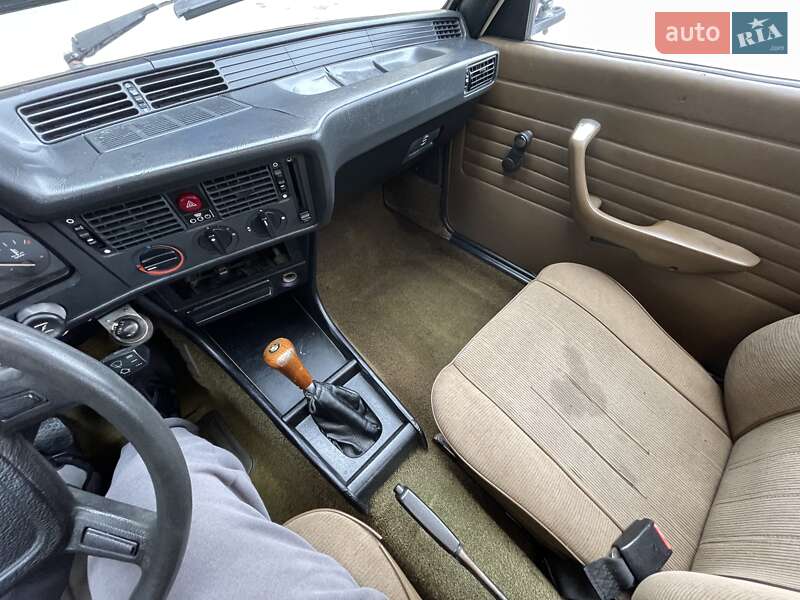 Седан BMW 3 Series 1983 в Харькове