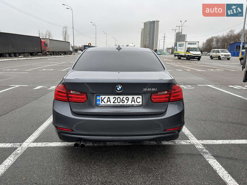 Седан BMW 3 Series 2013 в Киеве