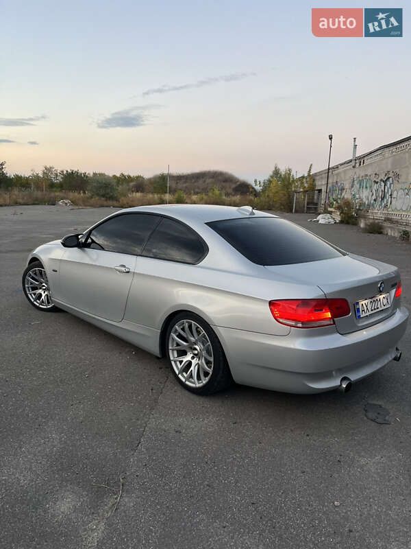 Купе BMW 3 Series 2009 в Харькове