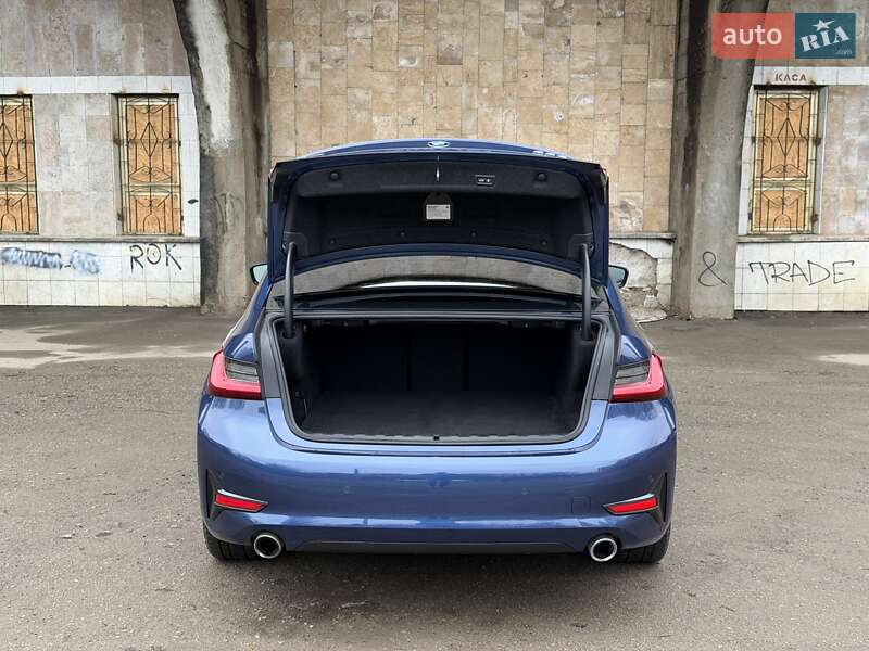 Седан BMW 3 Series 2021 в Ивано-Франковске