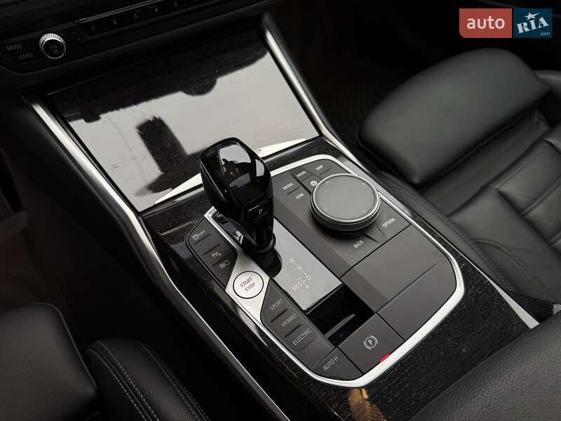 Седан BMW 3 Series 2021 в Ивано-Франковске