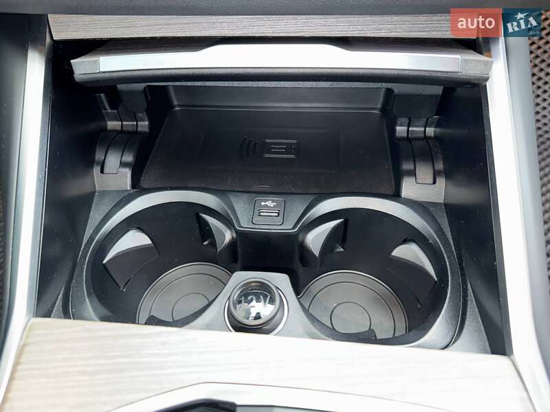 Седан BMW 3 Series 2024 в Виннице