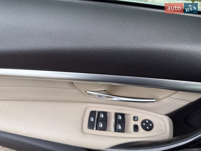 Седан BMW 3 Series 2018 в Одесі