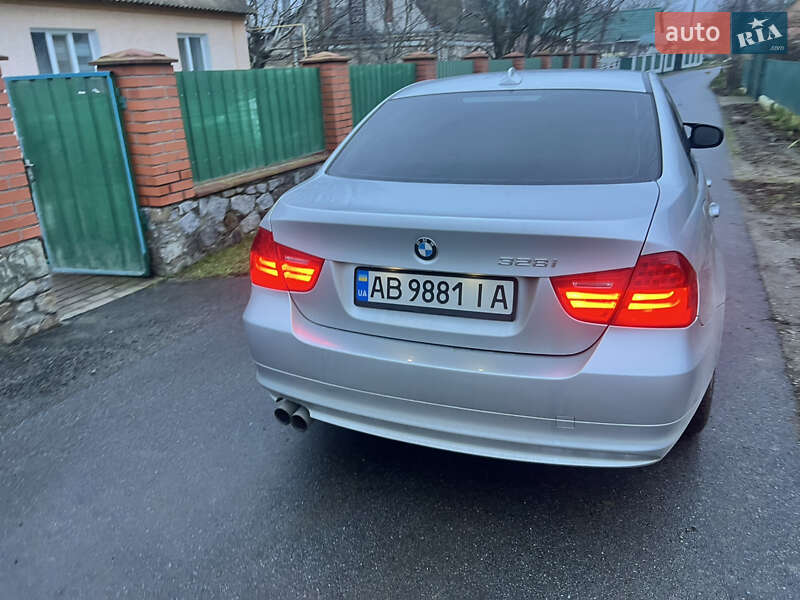 Седан BMW 3 Series 2011 в Калинівці