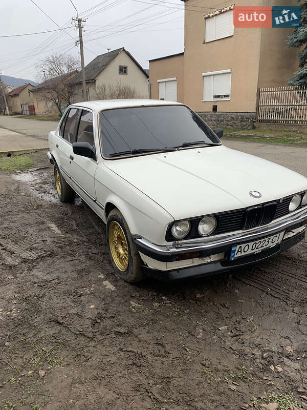 Седан BMW 3 Series 1987 в Виноградове фото Седан BMW 3 Series 1987 в Виноградове
