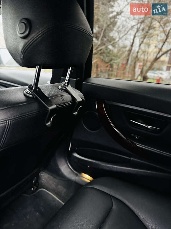 Седан BMW 3 Series 2013 в Львове